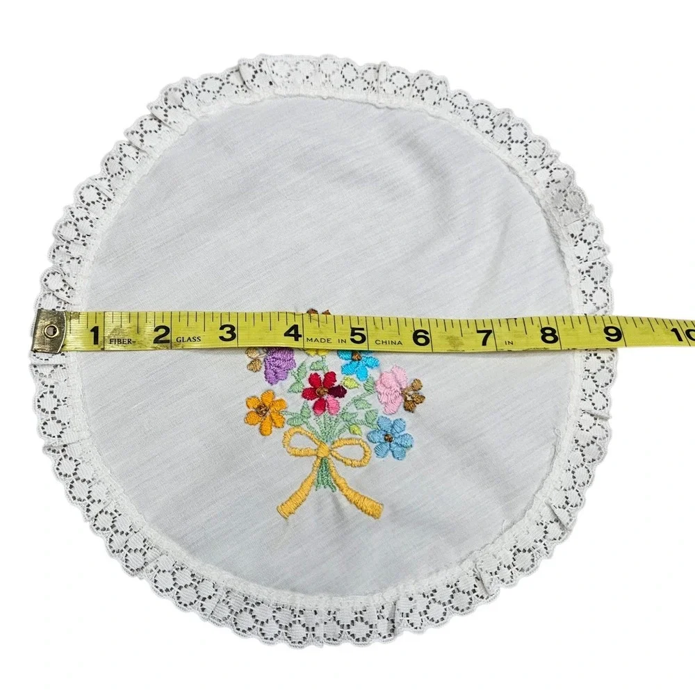 Hand Embroidered Floral Round Doily Scalloped Lace Tablecloth Cottage Grandma‎